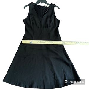 NWOT Womens V neck Sleeveless Drop waist. Textured black Dress Size 8